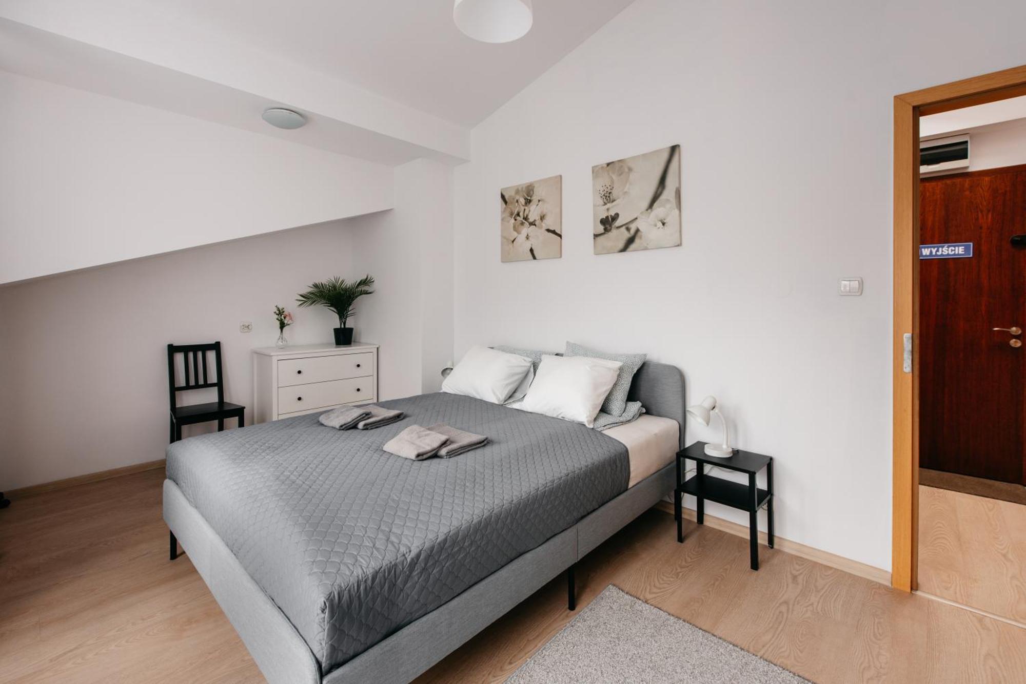 Fully-furnished With Air Conditioning For Families, Cracow Old Town Apartament *