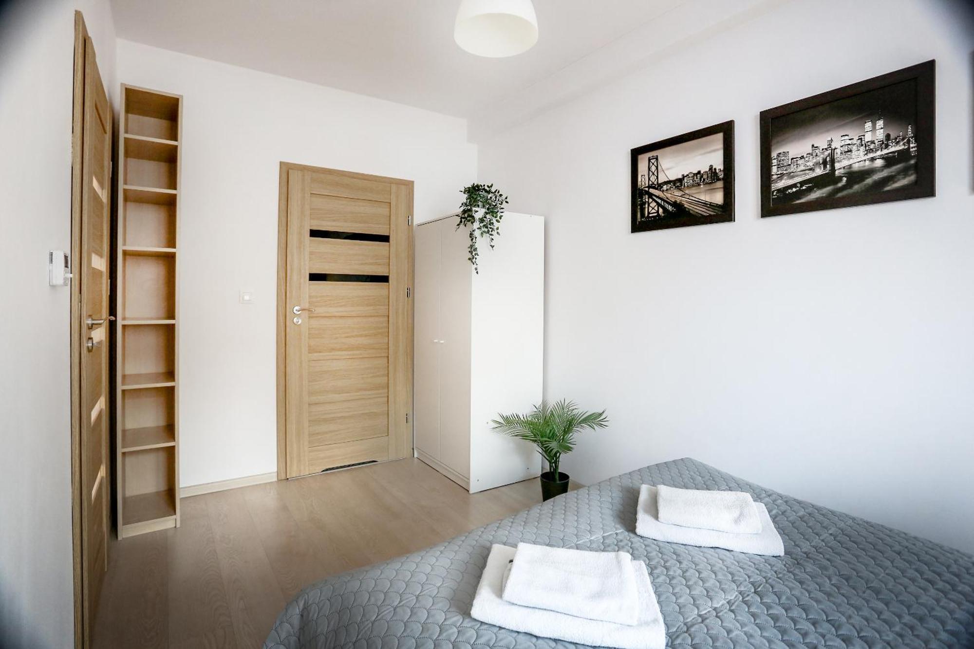 Fully-furnished With Air Conditioning For Families, Cracow Old Town Apartament *