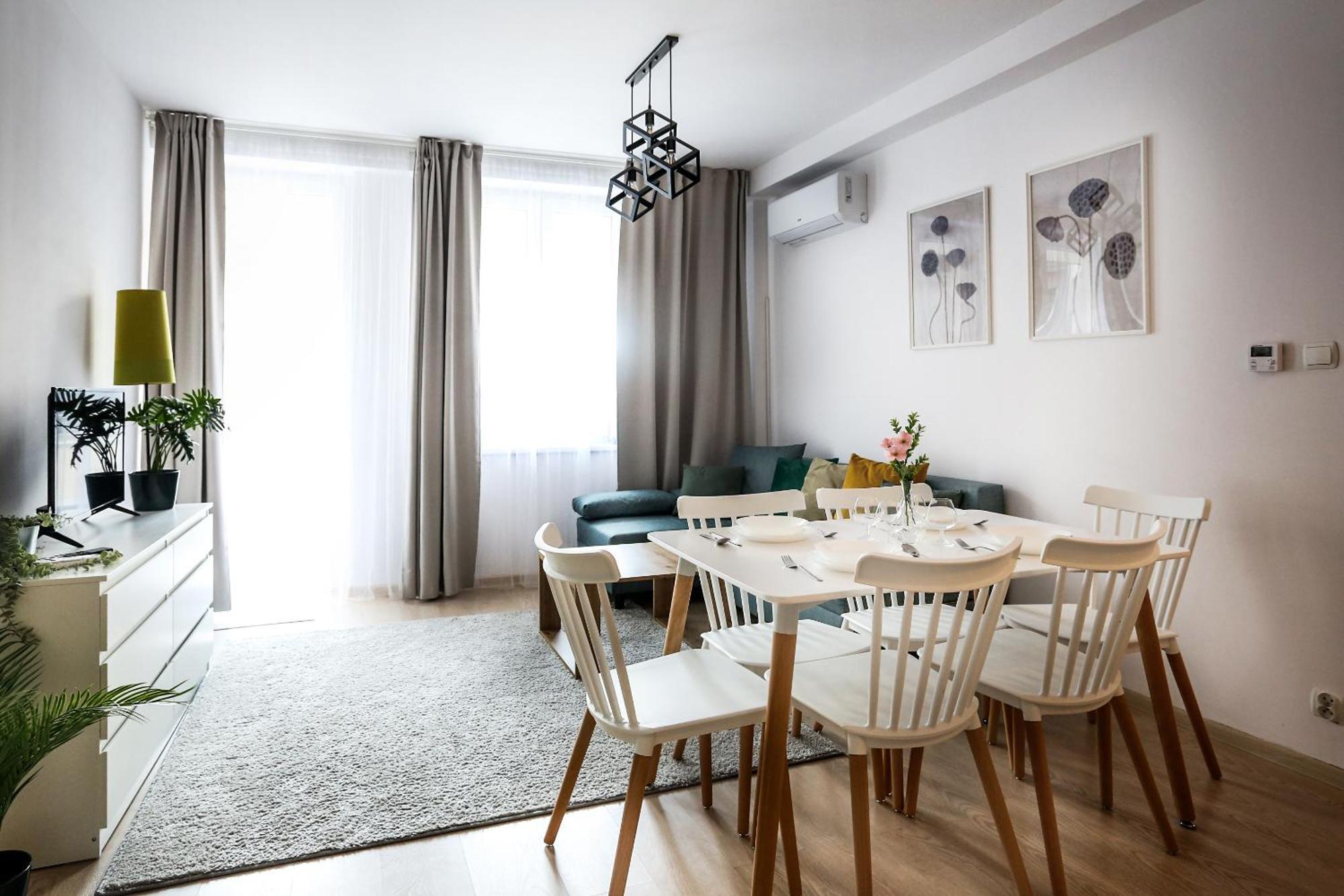 Fully-furnished With Air Conditioning For Families, Cracow Old Town Apartament *